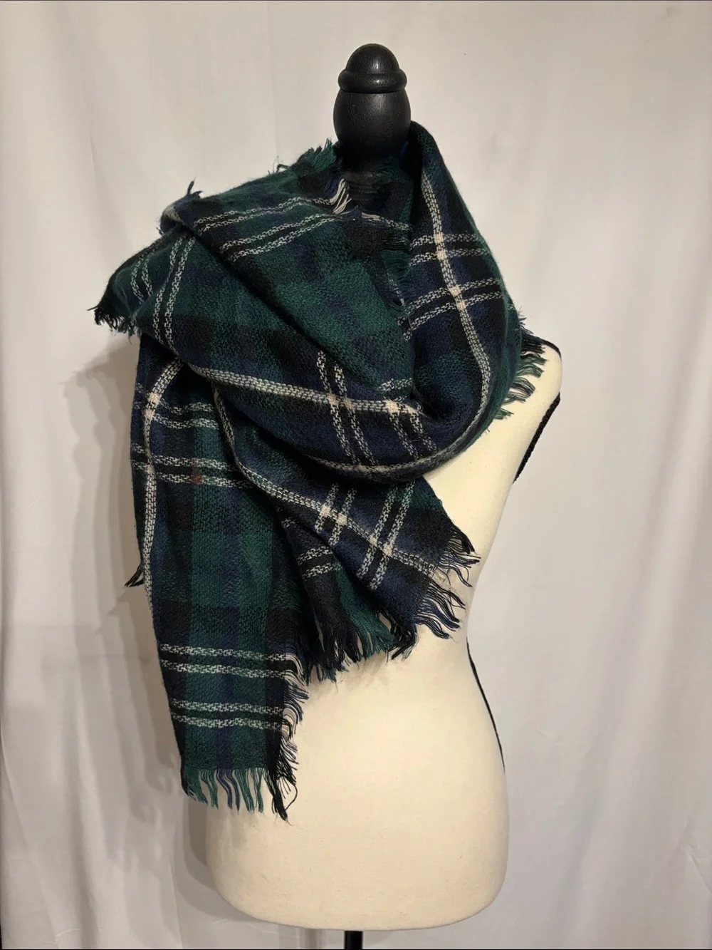 Cozy Oversized Square Plaid Blanket Scarf - Green & Navy